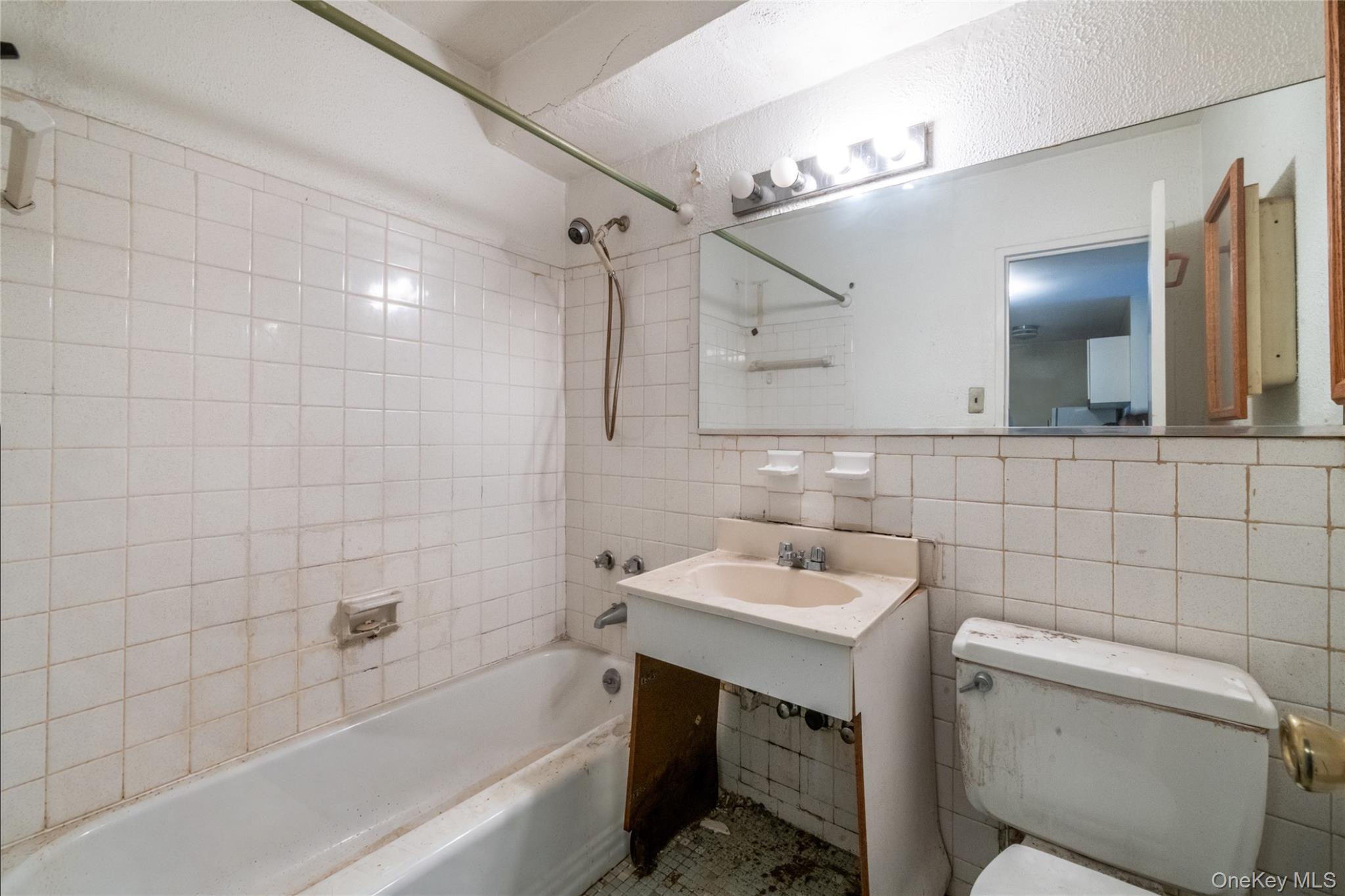 3121 Middletown Road, Unit 2B photo 18