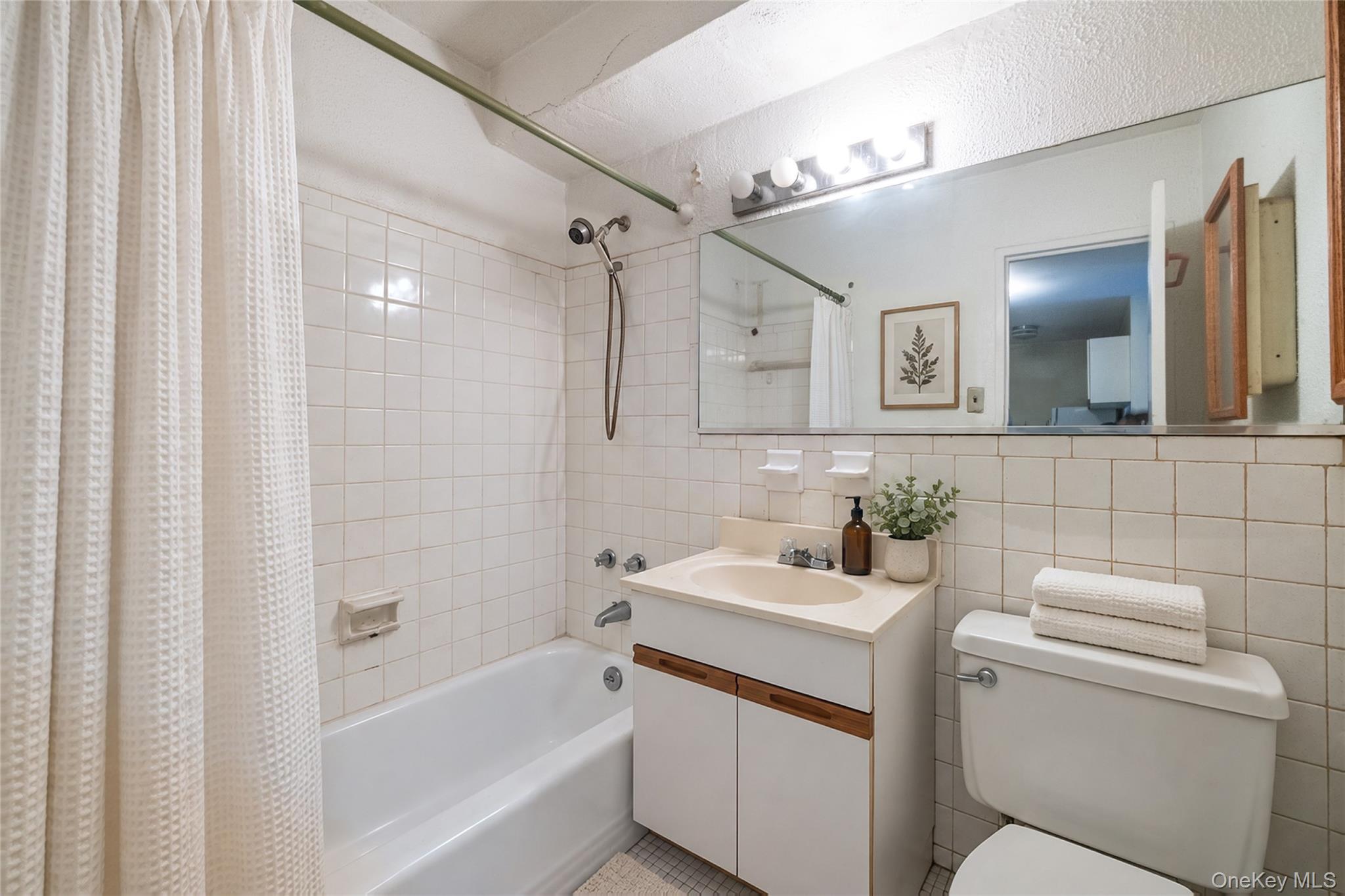 3121 Middletown Road, Unit 2B photo 16