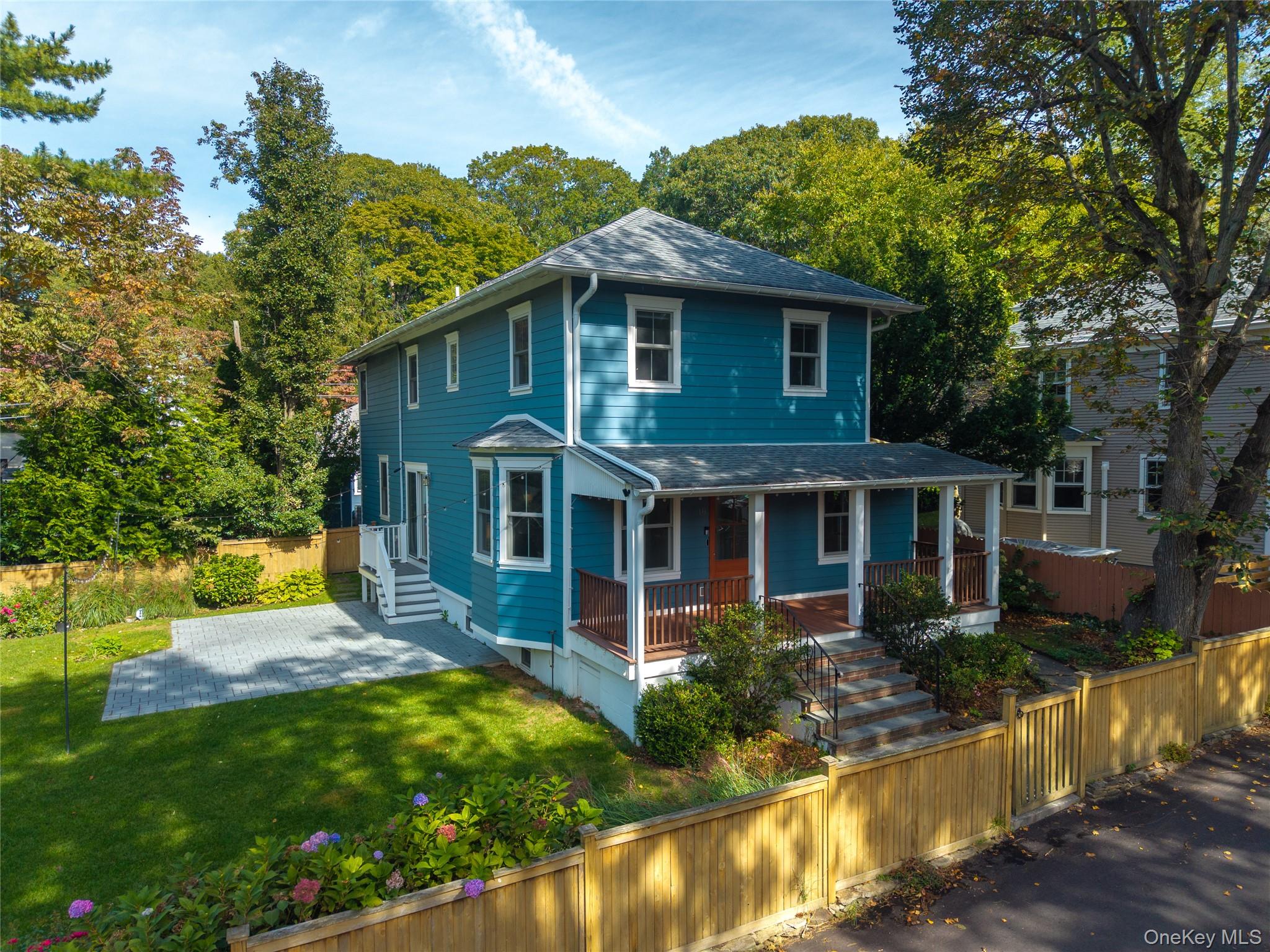 18 20th Avenue – For Sale photo 2