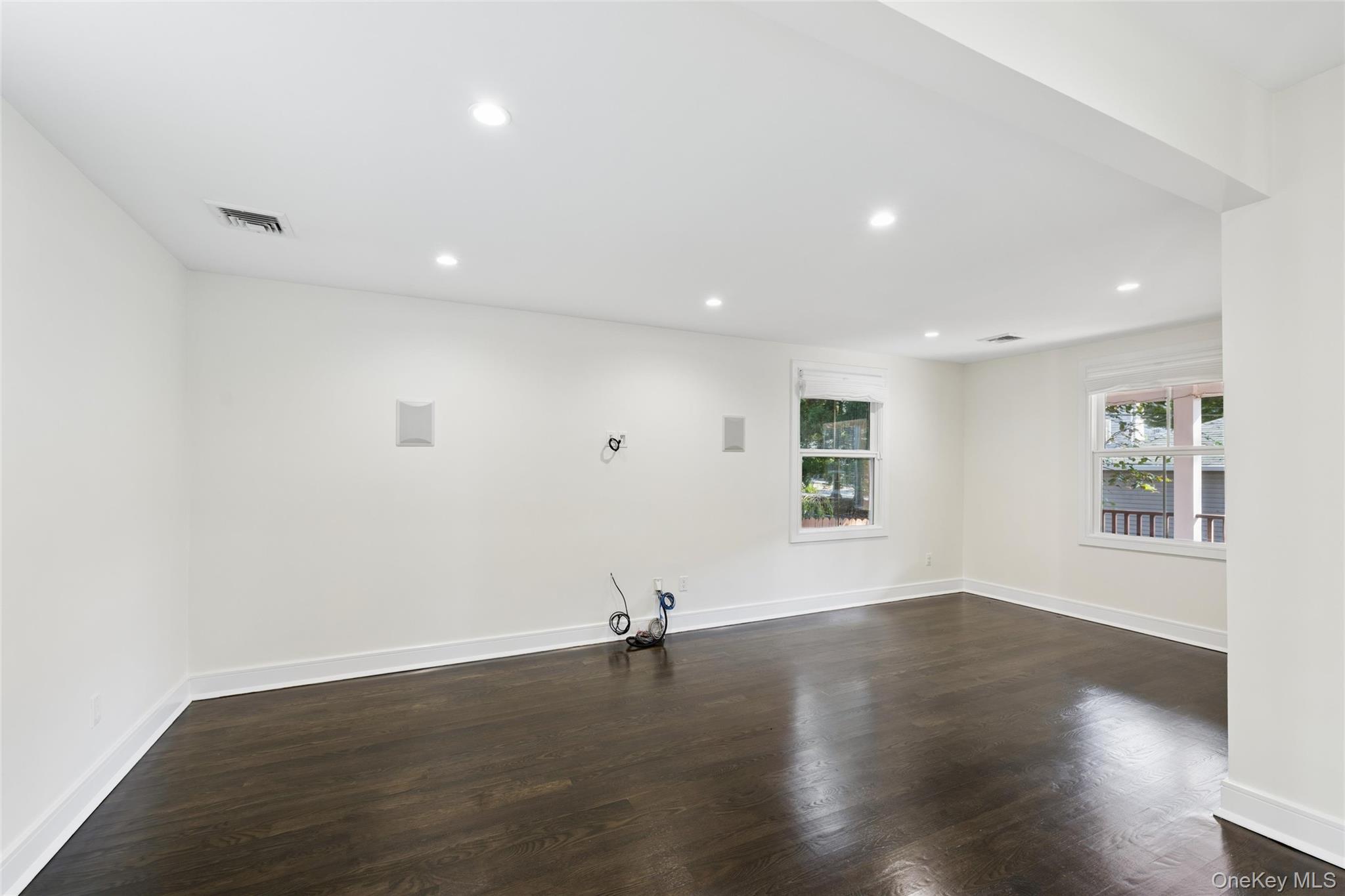 18 20th Avenue – For Sale photo 5