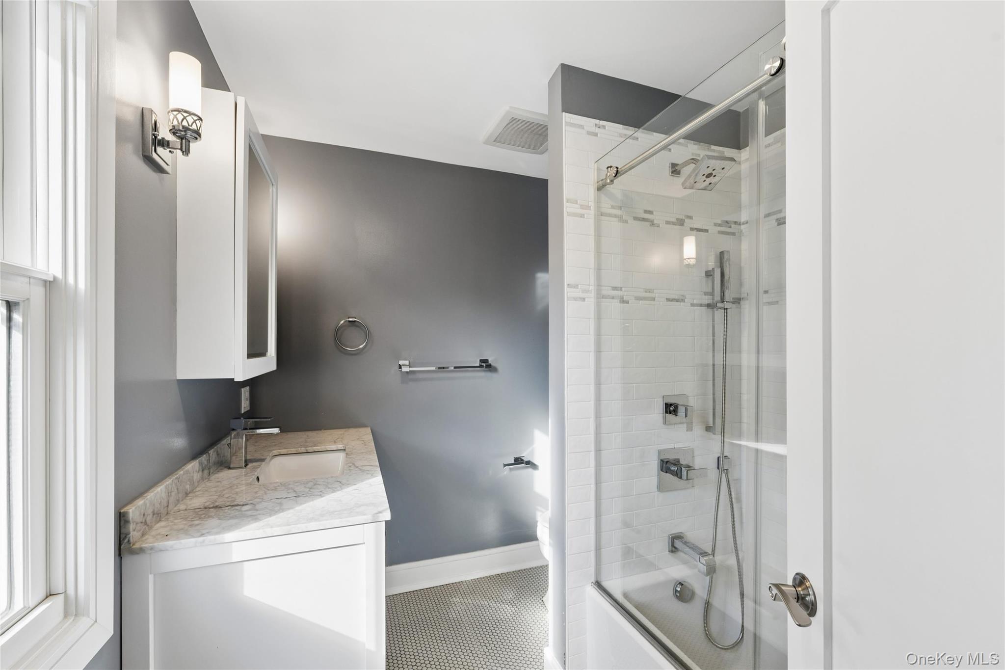 18 20th Avenue – For Sale photo 31