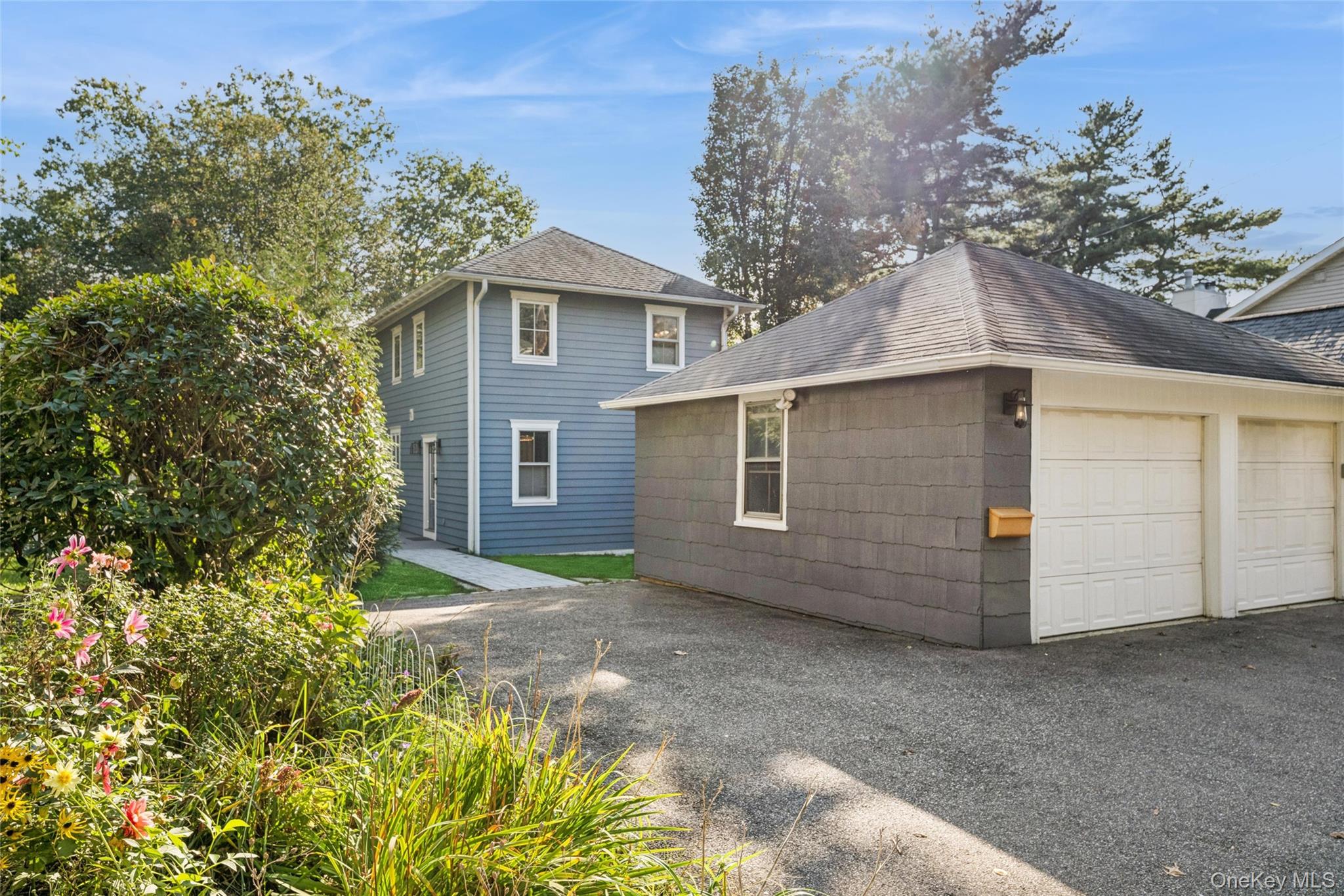 18 20th Avenue – For Sale photo 34