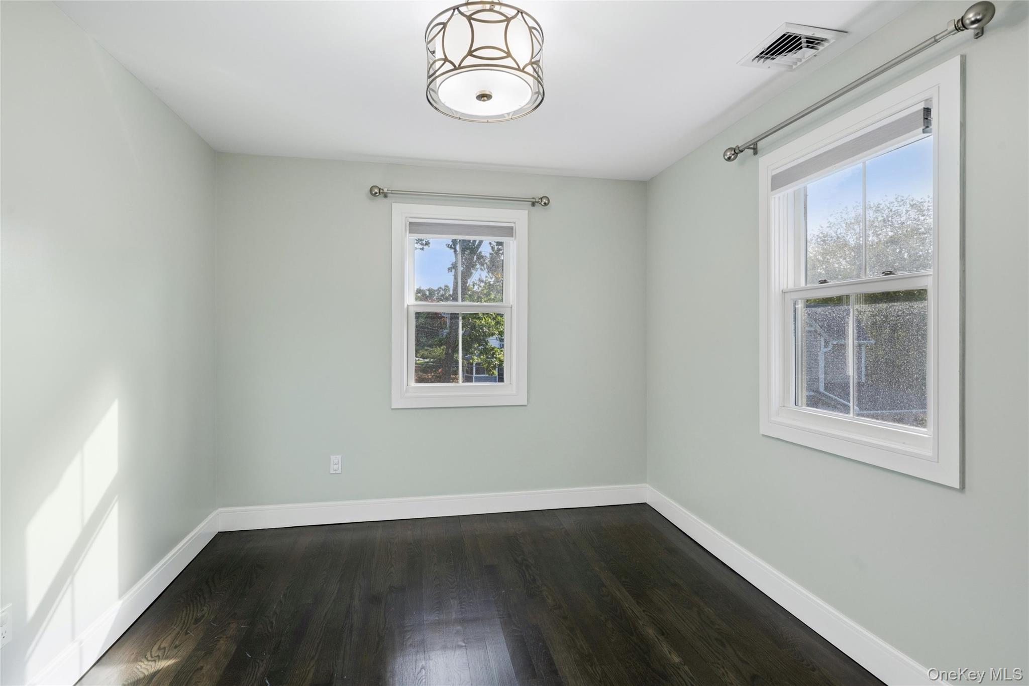 18 20th Avenue – For Sale photo 29