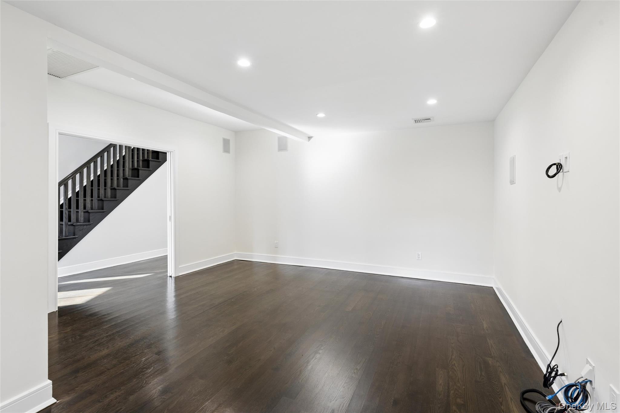 18 20th Avenue – For Sale photo 7
