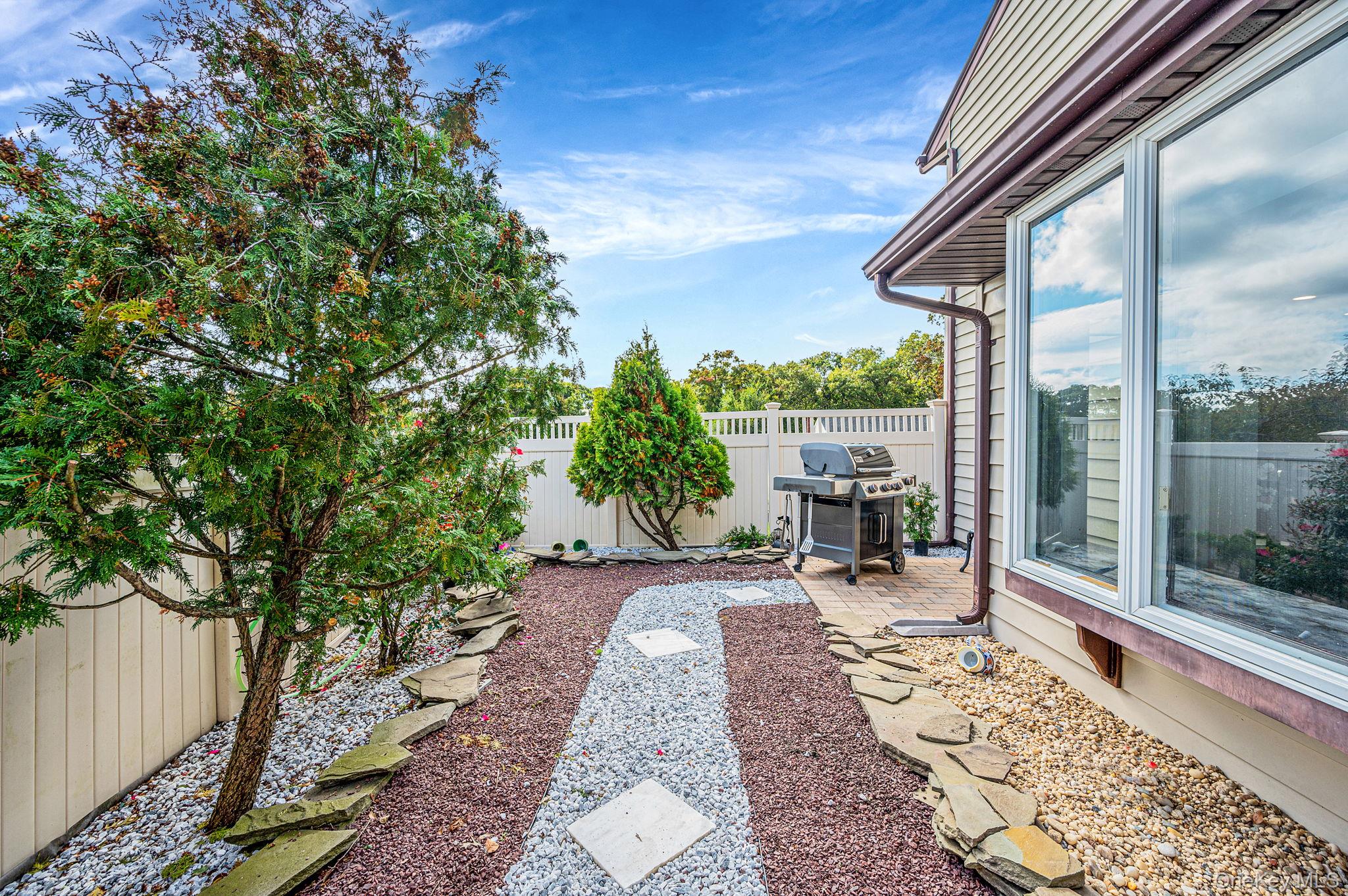 17 Hill Lane – For Sale photo 41