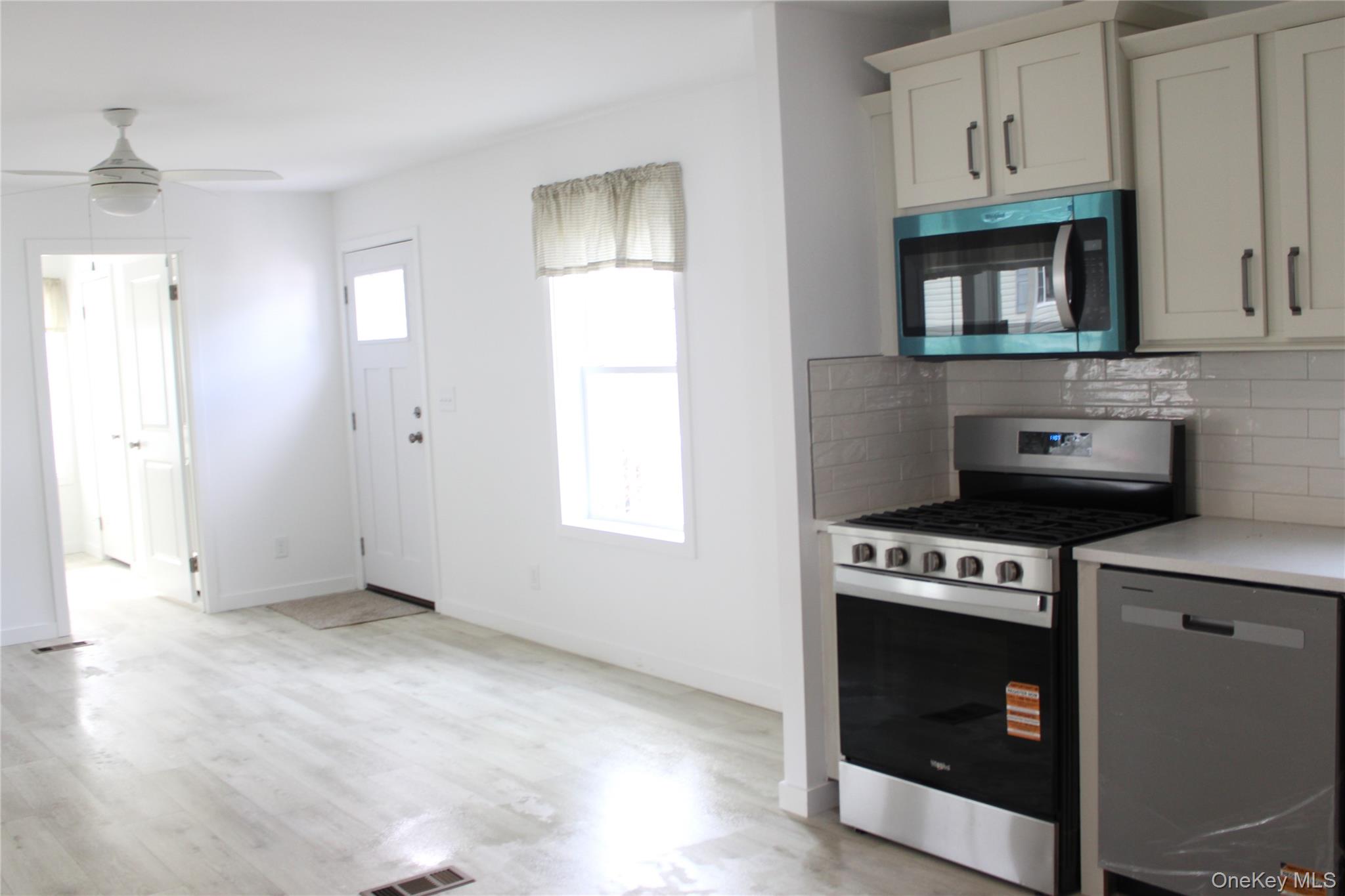 1661 Old Country Road, Unit 212 photo 6