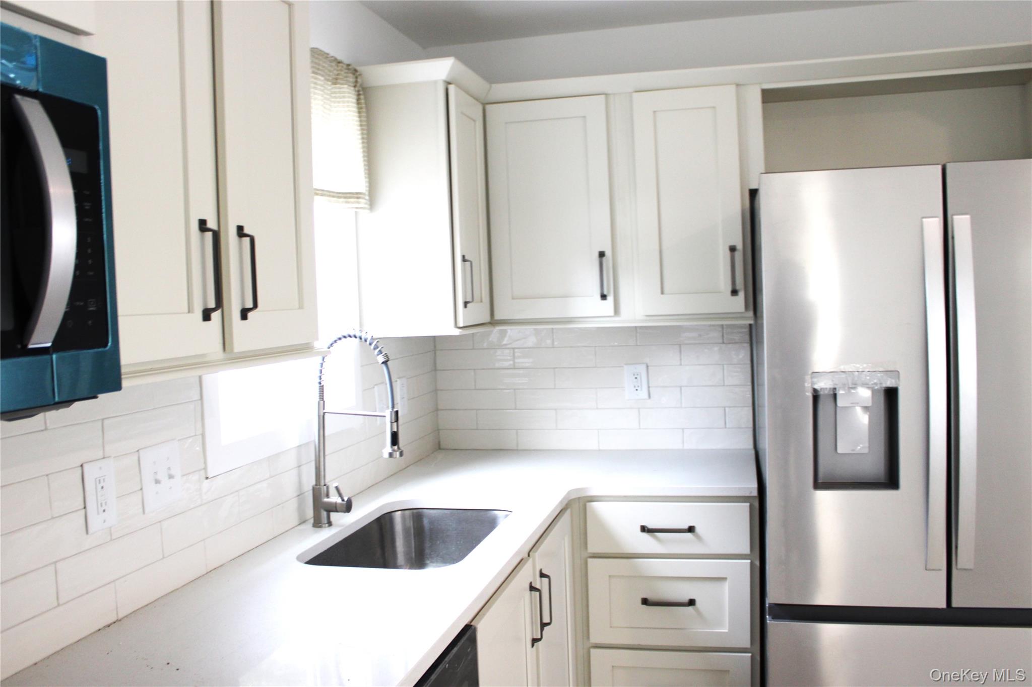 1661 Old Country Road, Unit 212 photo 8