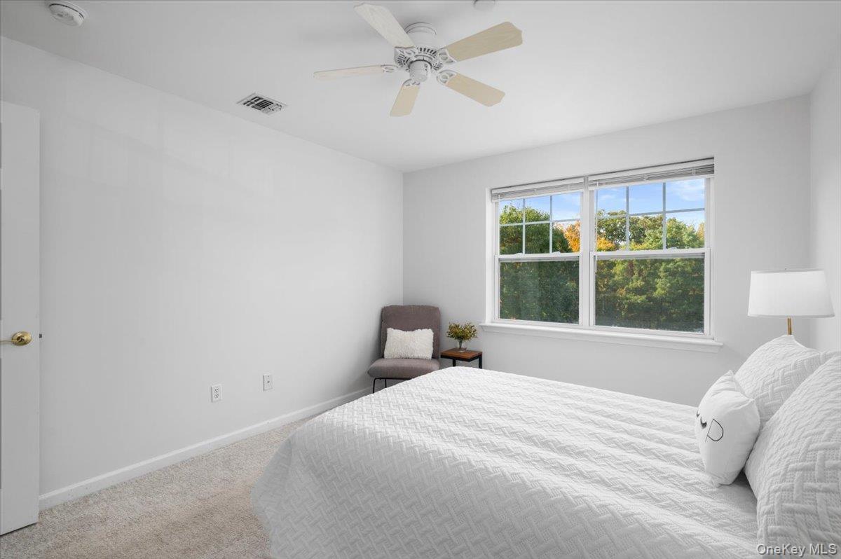 100 Woodcrest Lane, Unit 130 photo 14