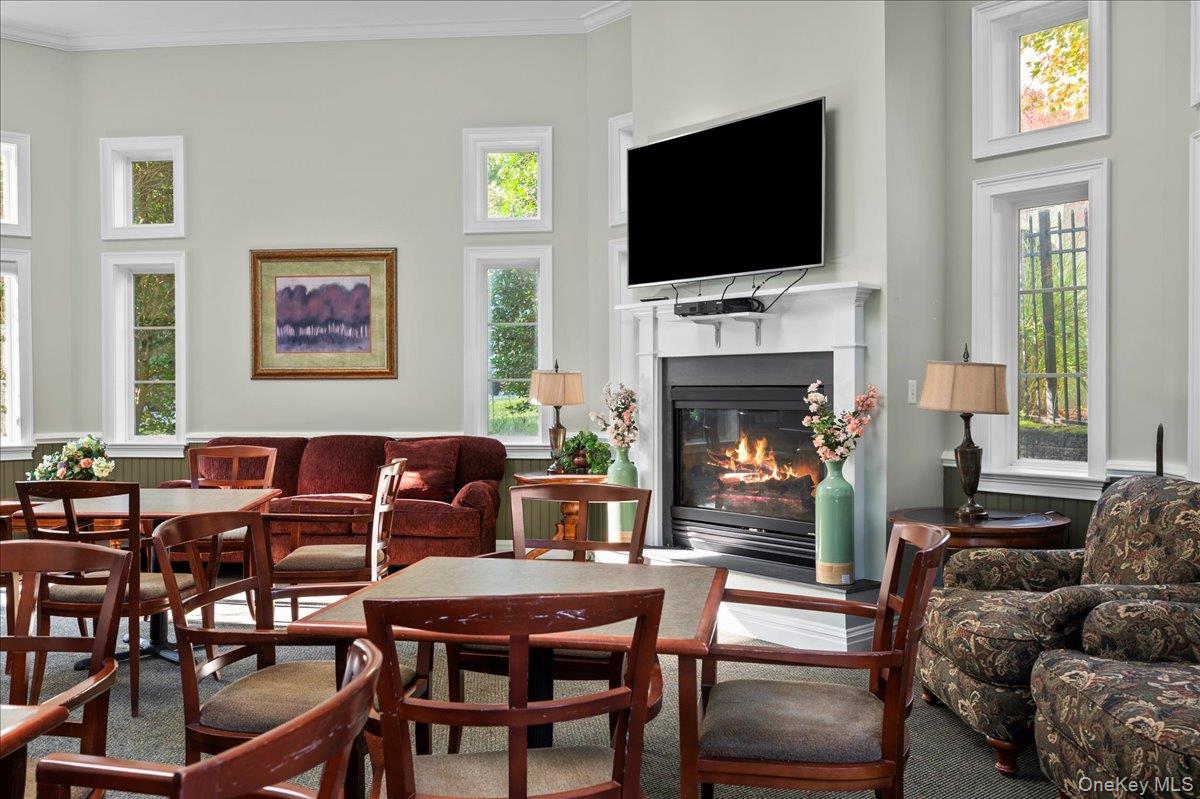 100 Woodcrest Lane, Unit 130 photo 21