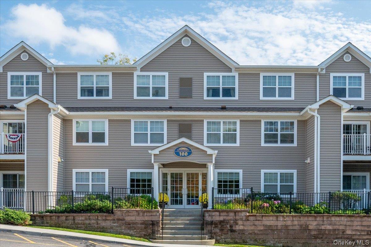 100 Woodcrest Lane, Unit 130 photo 18
