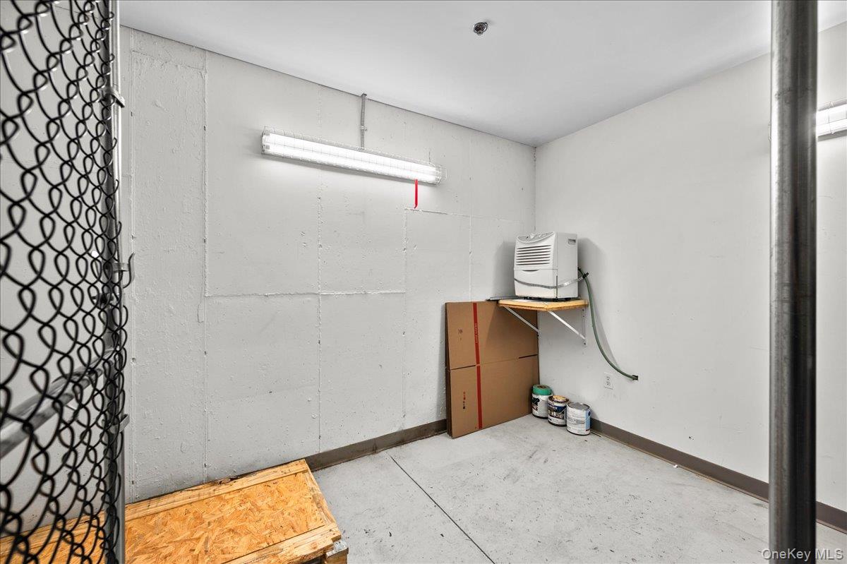 100 Woodcrest Lane, Unit 130 photo 17
