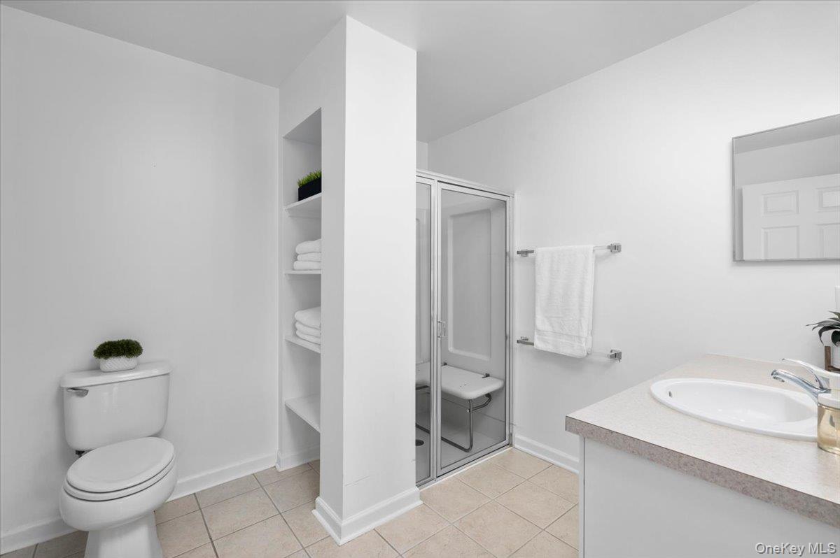 100 Woodcrest Lane, Unit 130 photo 11