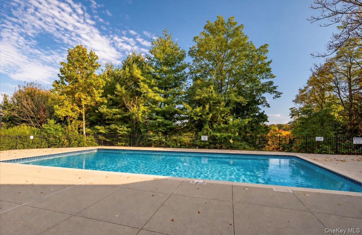 100 Woodcrest Lane, Unit 130 photo 26