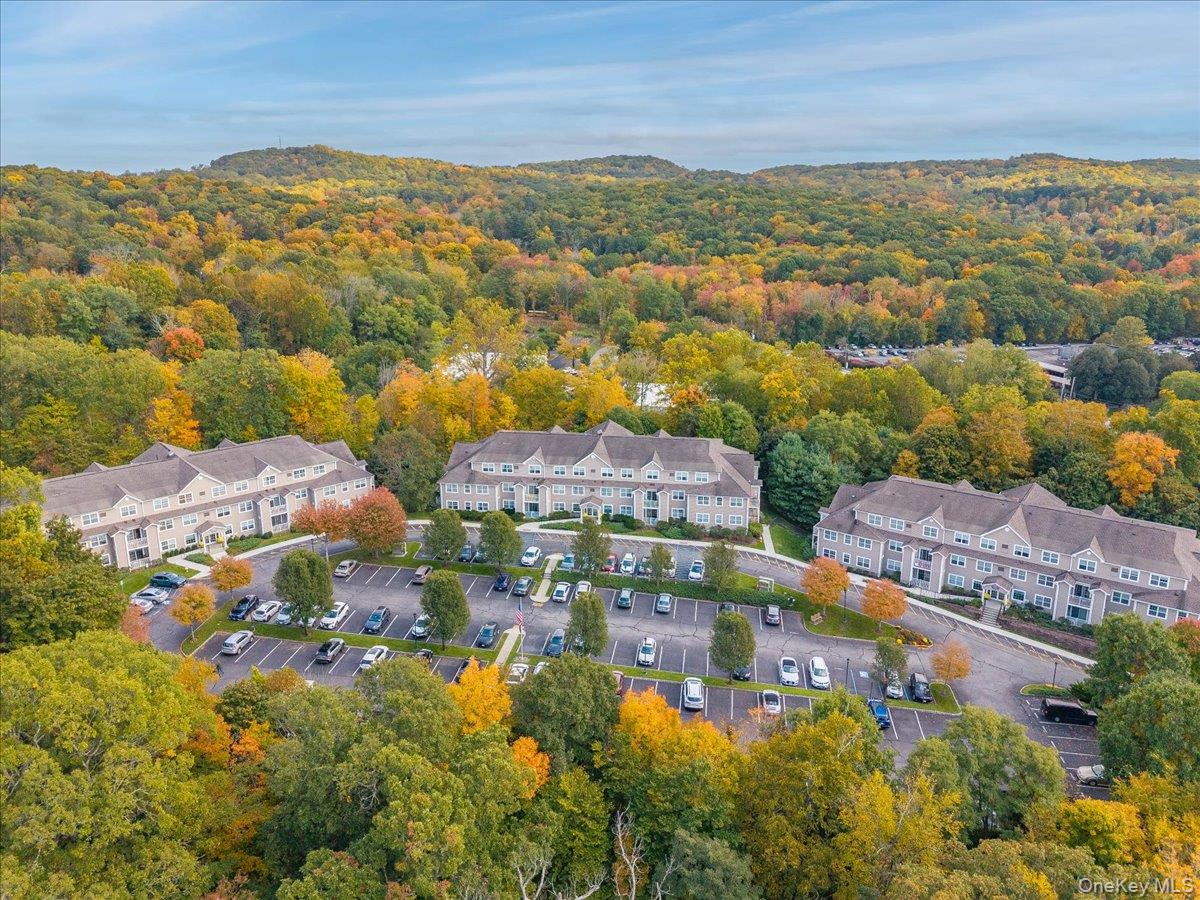 100 Woodcrest Lane, Unit 130 photo 3