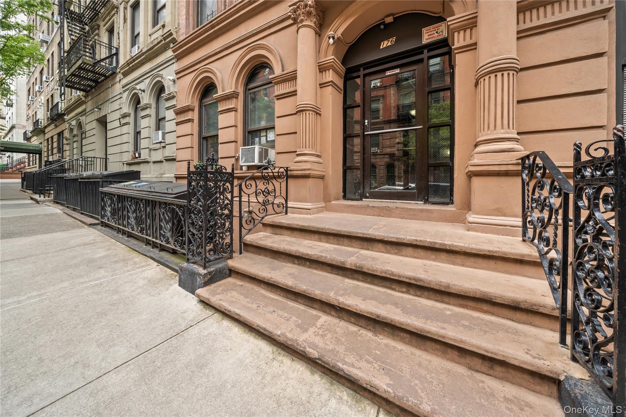 176 W 81 Street, Unit 3E