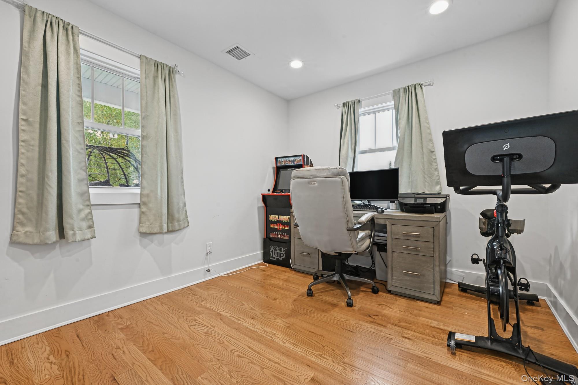 325 Paul Place – For Sale photo 16