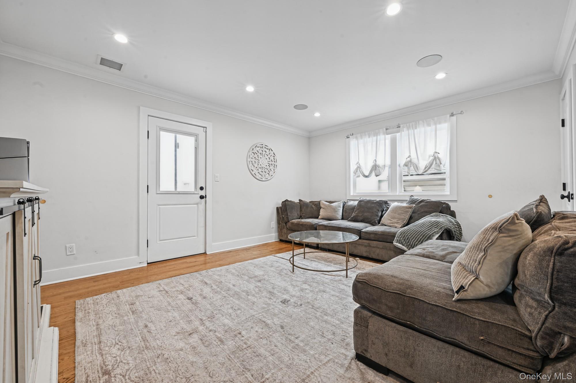 325 Paul Place – For Sale photo 14