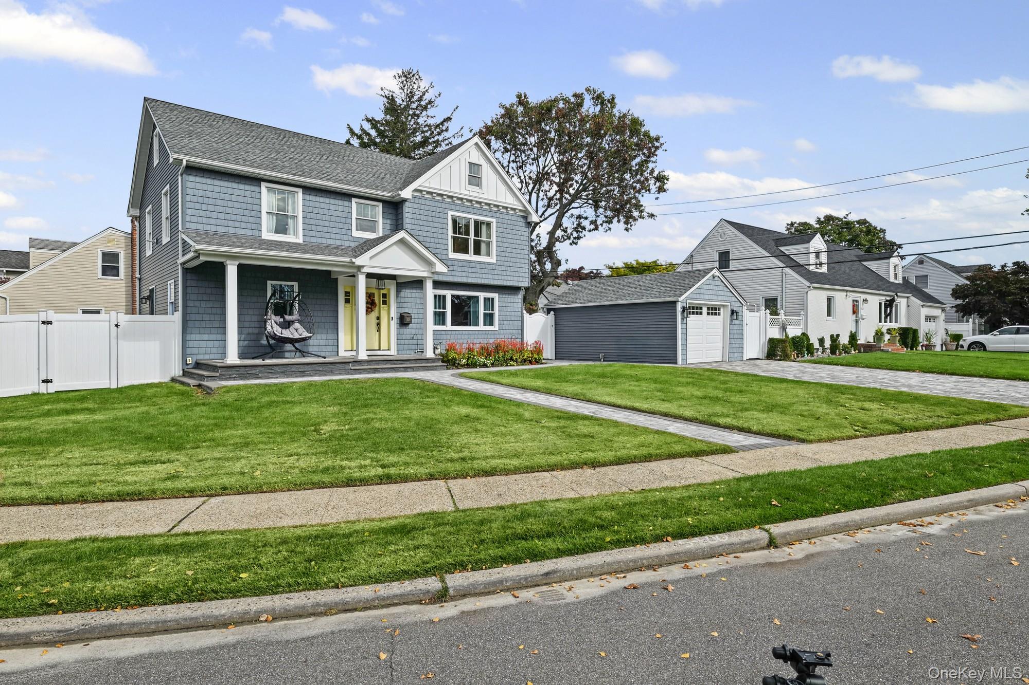 325 Paul Place – For Sale photo 3