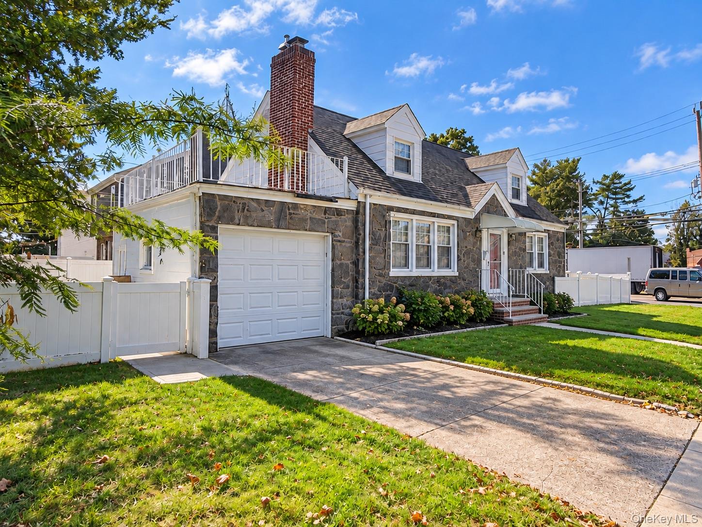2 Oak Drive – For Sale photo 2