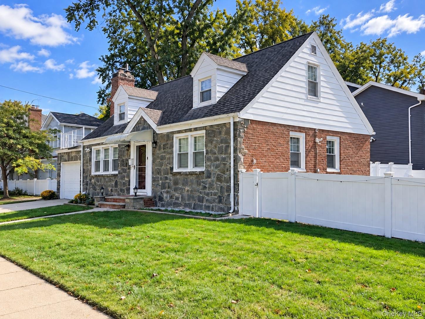 2 Oak Drive – For Sale photo 3