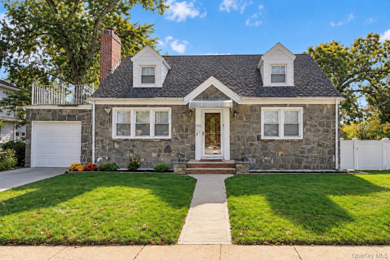 2 Oak Drive – For Sale