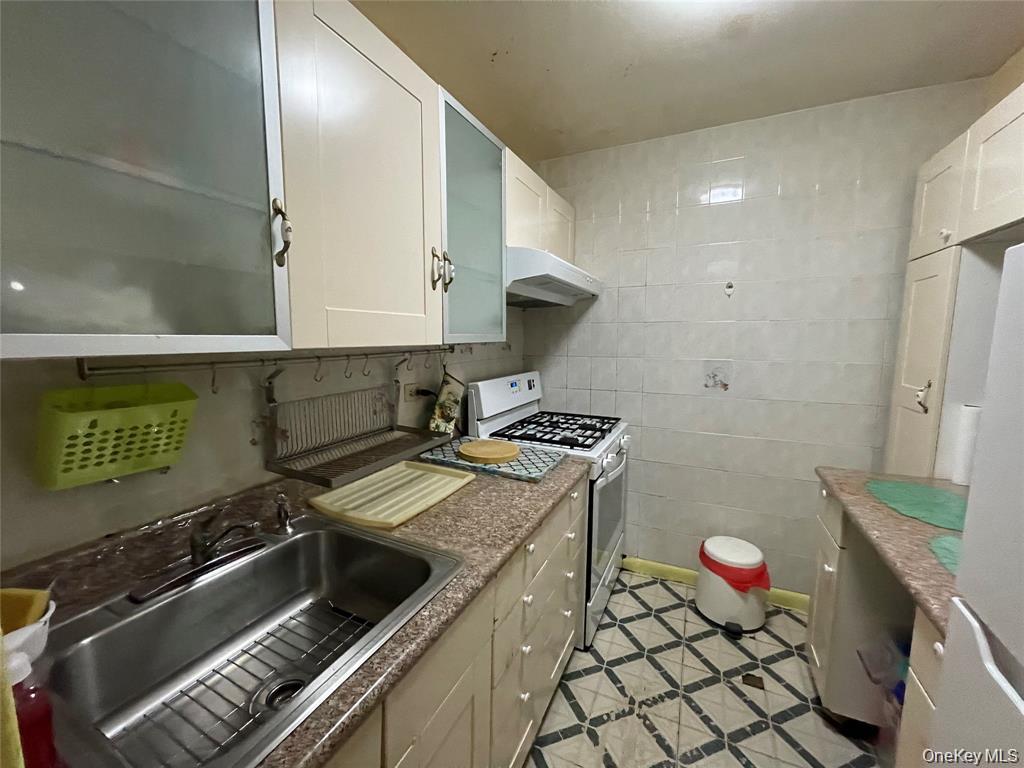 42-42 Colden Street, Unit B21 photo 9