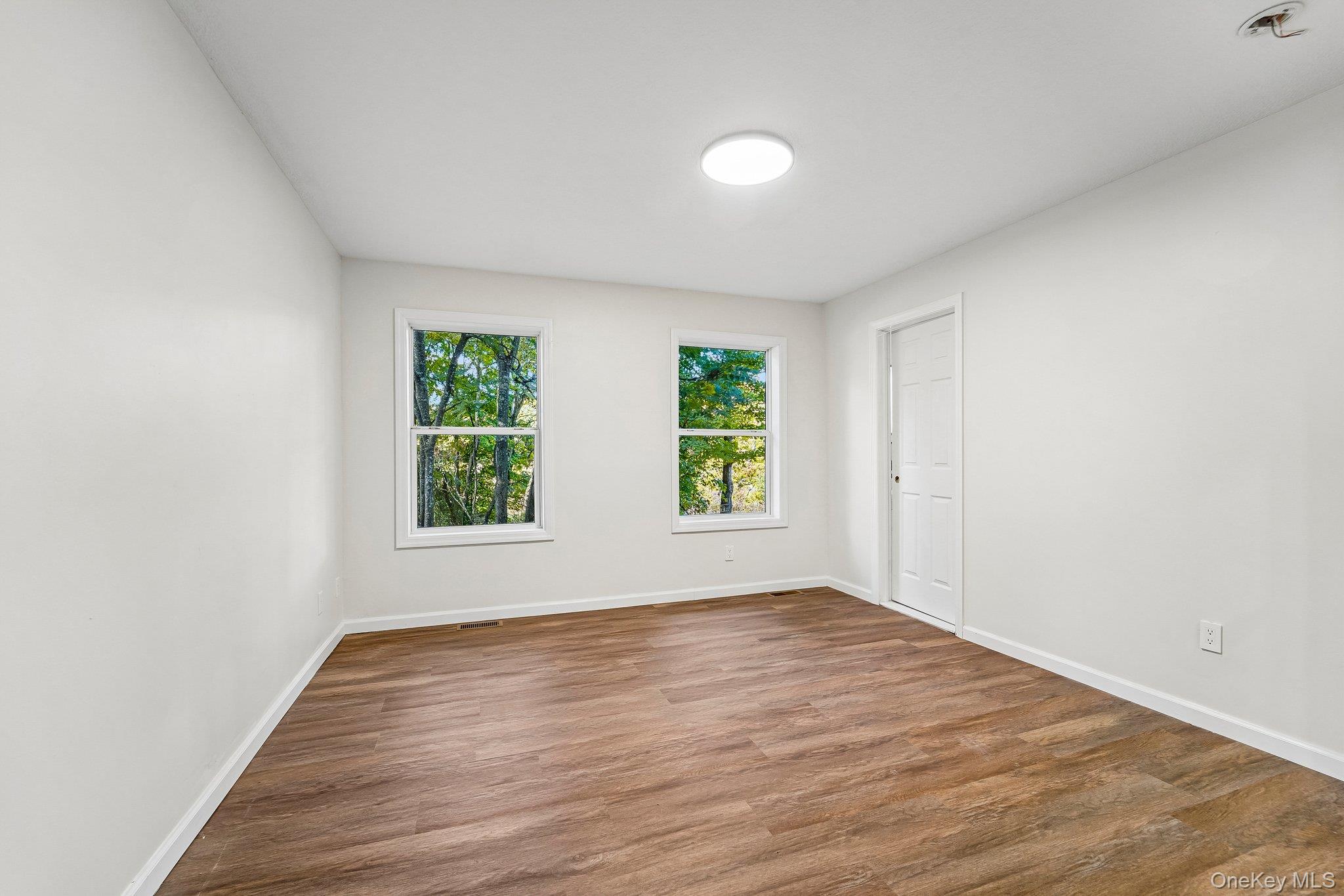 5 Sayer Lane – For Sale photo 17