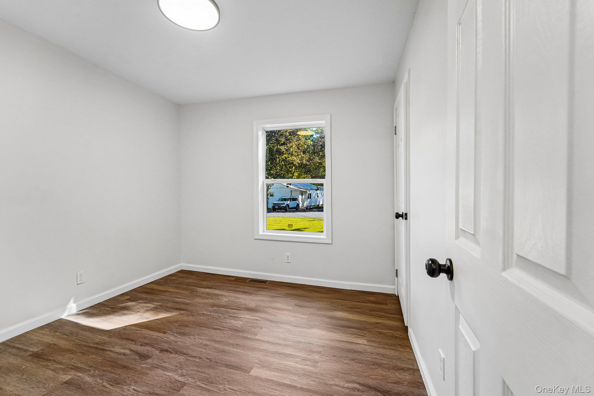 5 Sayer Lane – For Sale photo 14