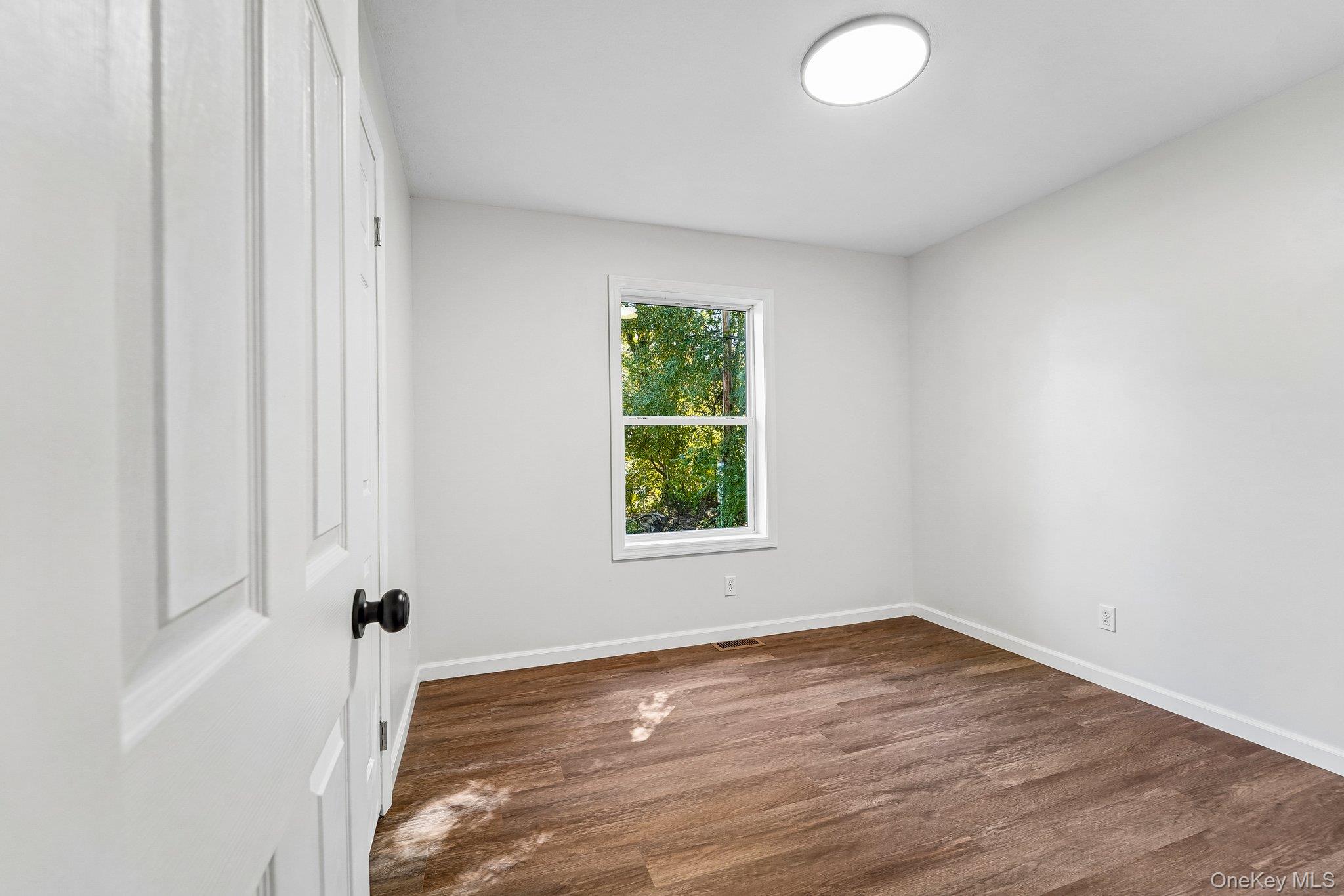 5 Sayer Lane – For Sale photo 20