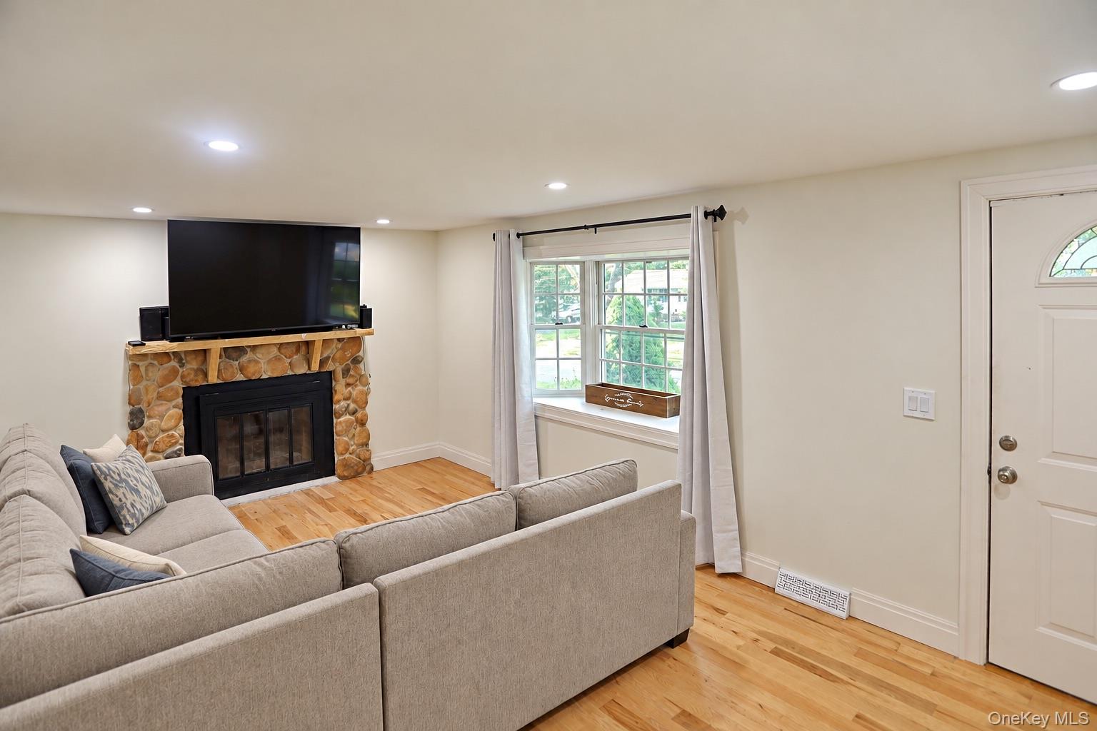 76 Grove Drive – For Sale photo 8