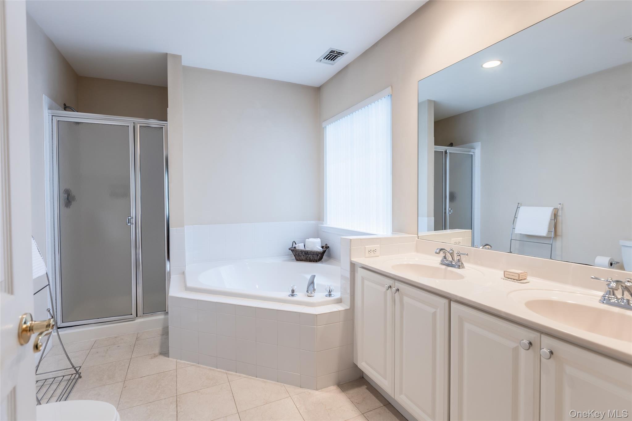 29 Madison Circle – For Sale photo 16