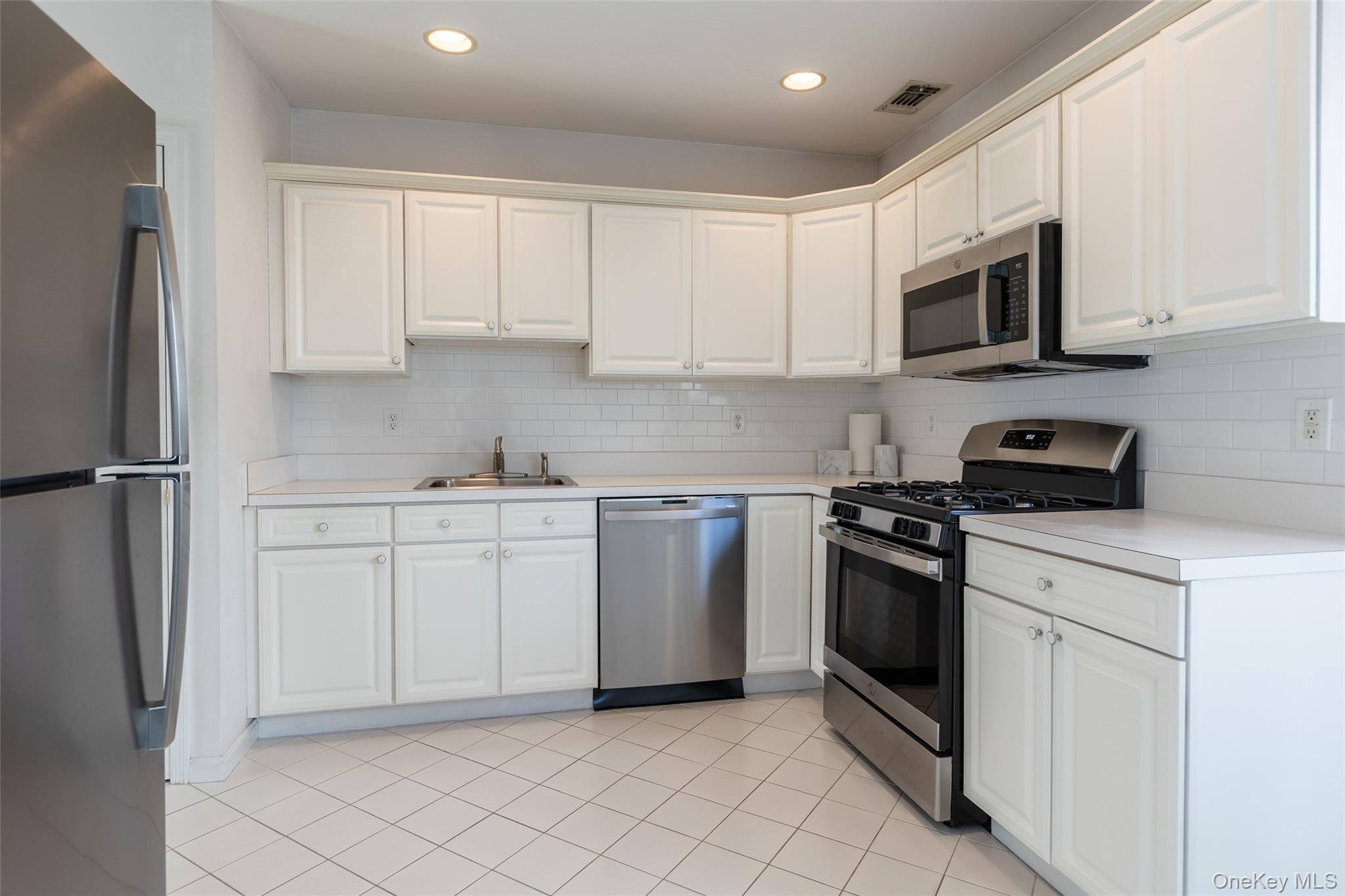 29 Madison Circle – For Sale photo 11