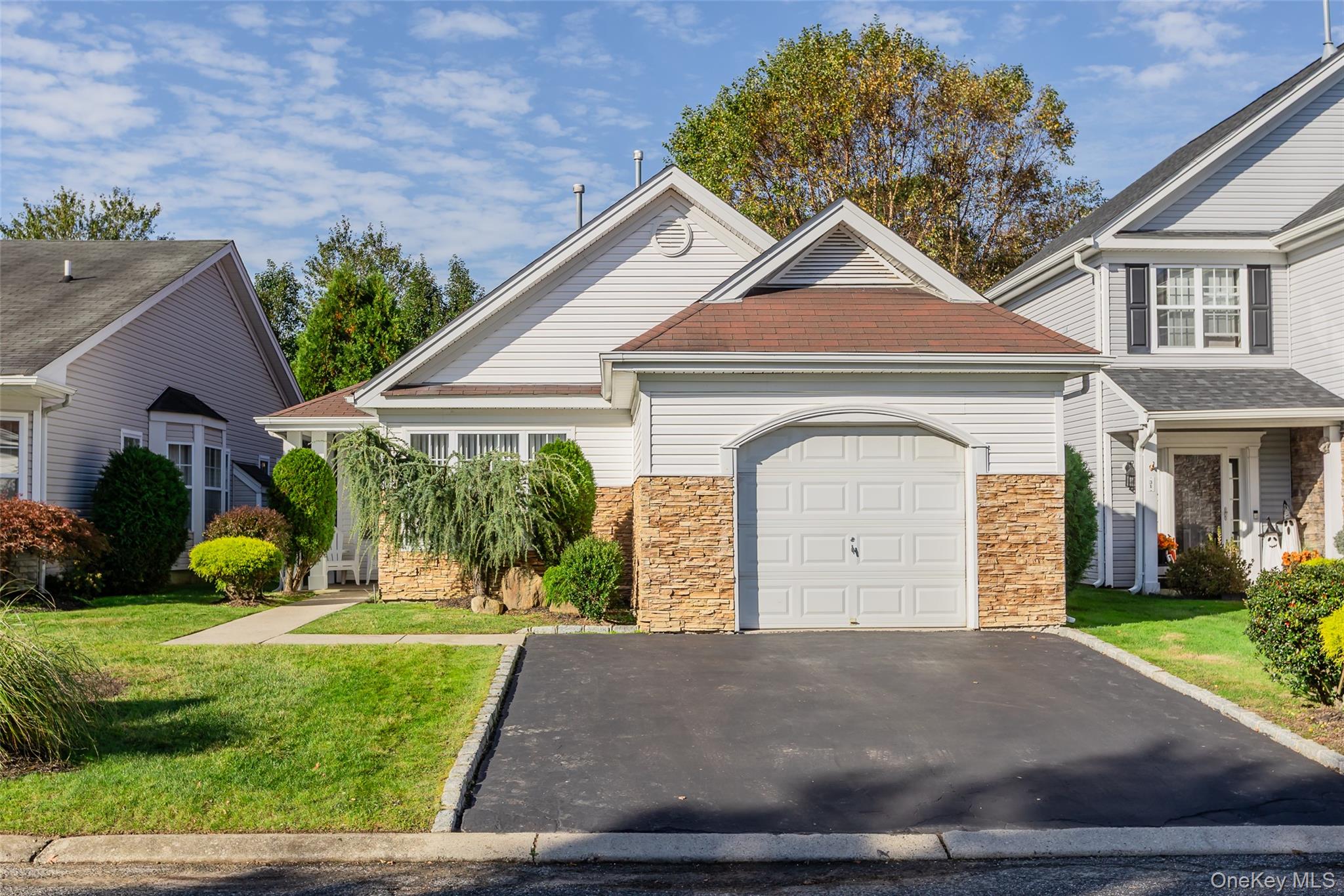29 Madison Circle – For Sale photo 2