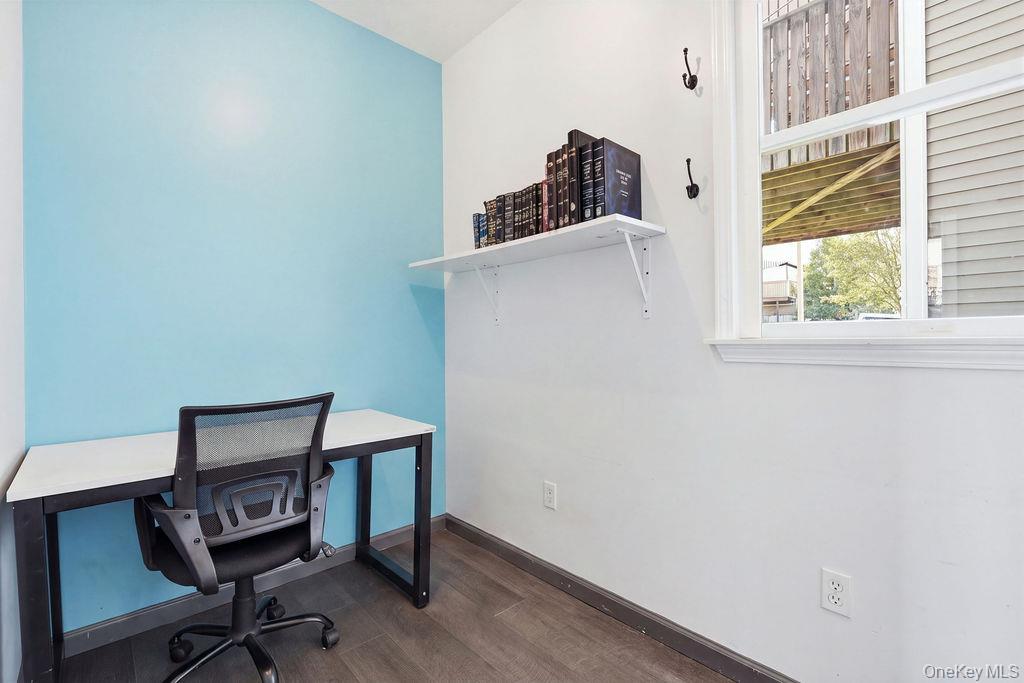 21 Dinev Road – For Sale photo 7