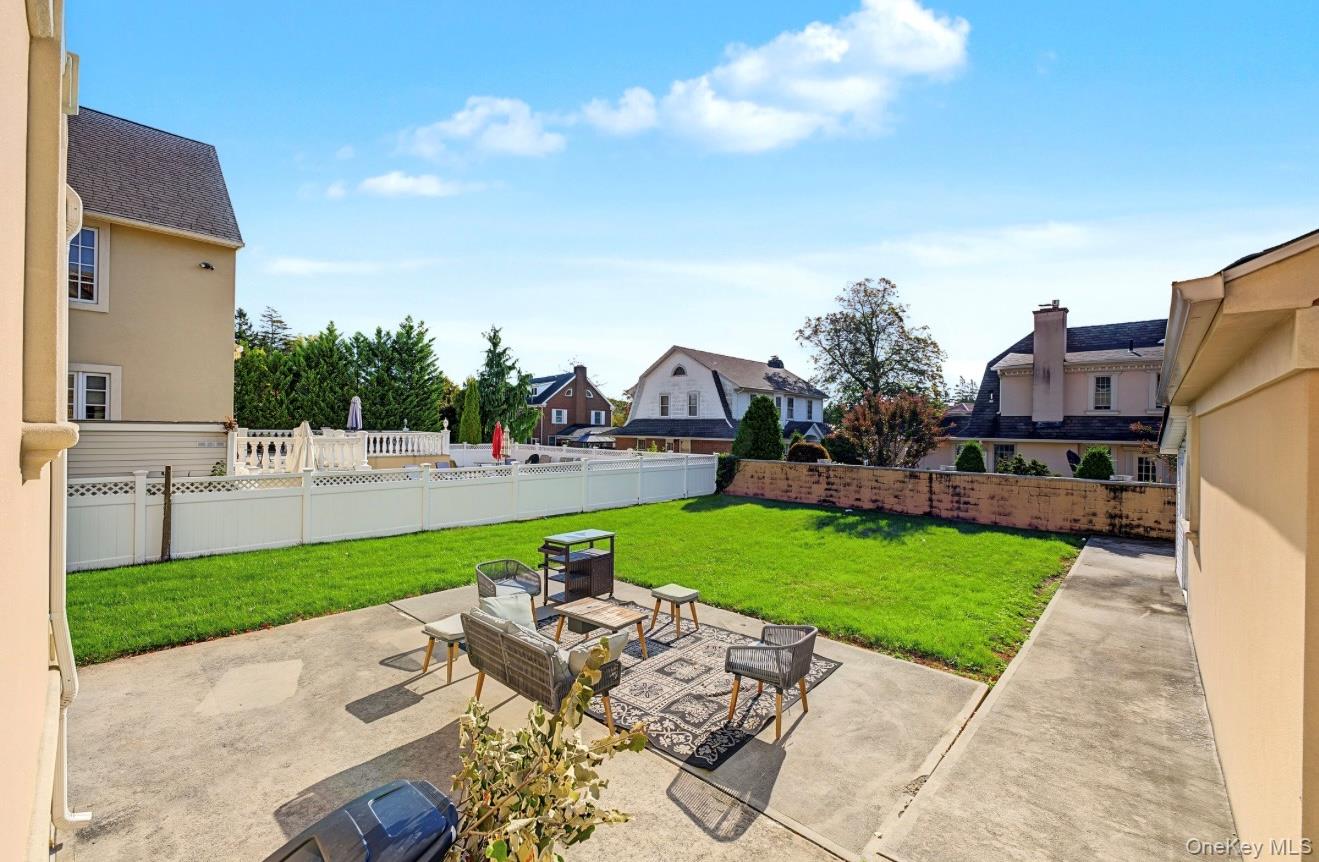 30 North Drive – For Sale photo 30