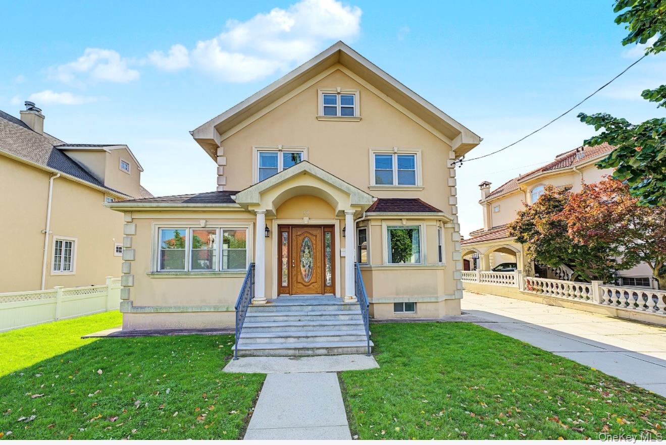 30 North Drive – For Sale