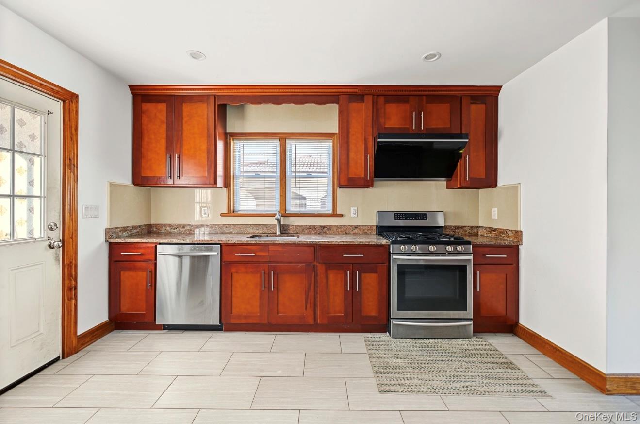 30 North Drive – For Sale photo 16
