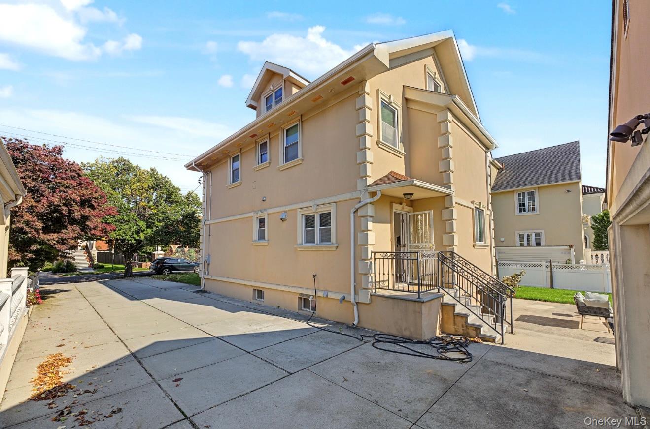 30 North Drive – For Sale photo 32