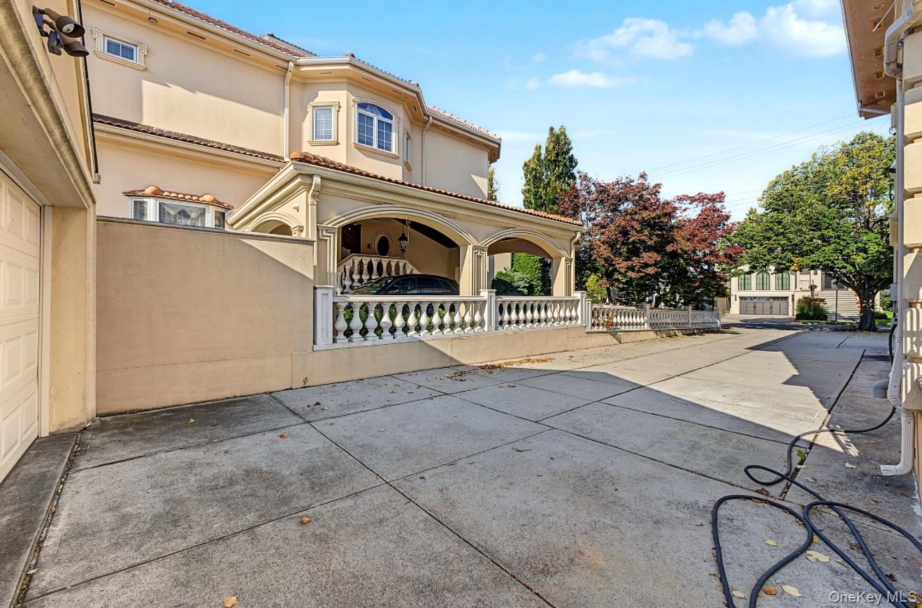 30 North Drive – For Sale photo 31
