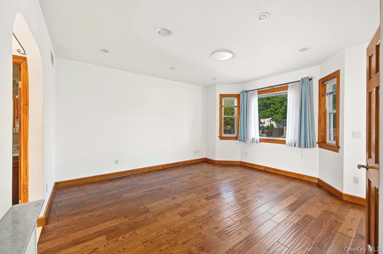 30 North Drive – For Sale photo 11