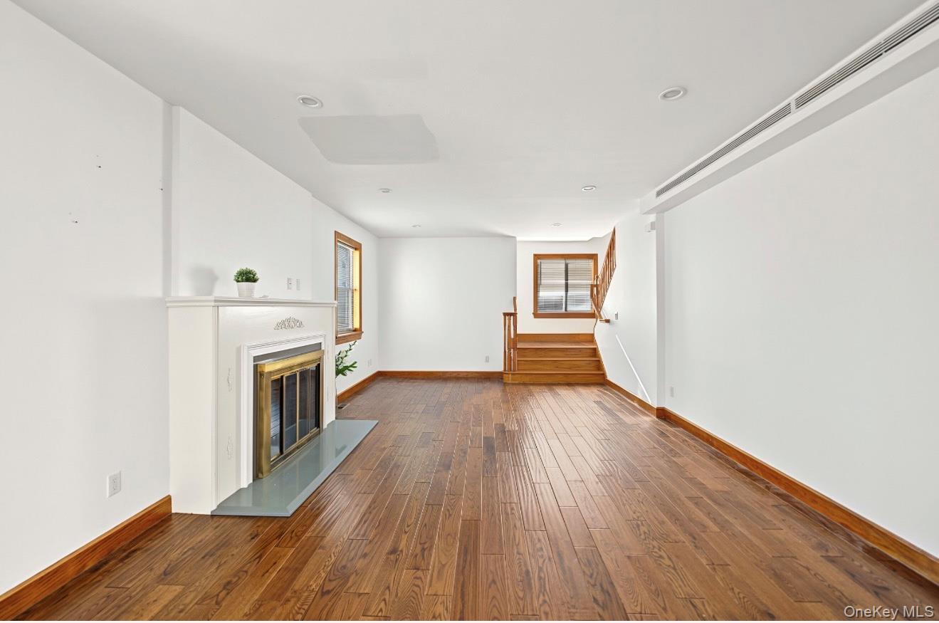 30 North Drive – For Sale photo 9