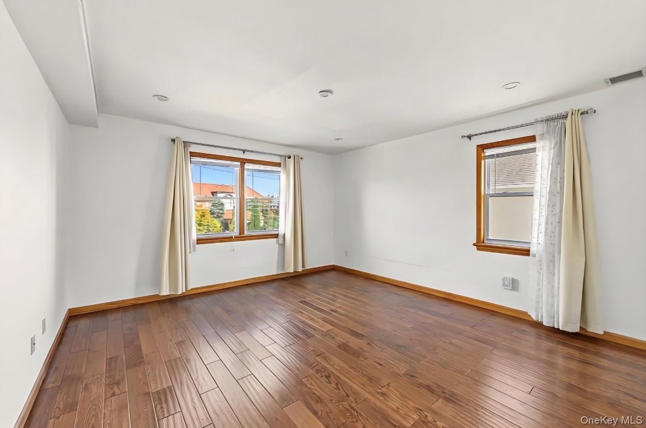 30 North Drive – For Sale photo 10