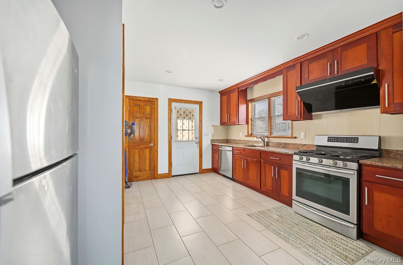 30 North Drive – For Sale photo 14