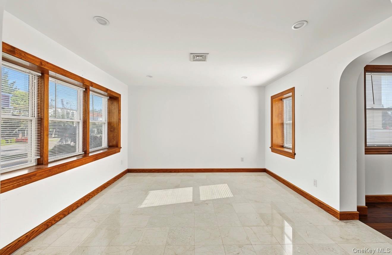 30 North Drive – For Sale photo 12