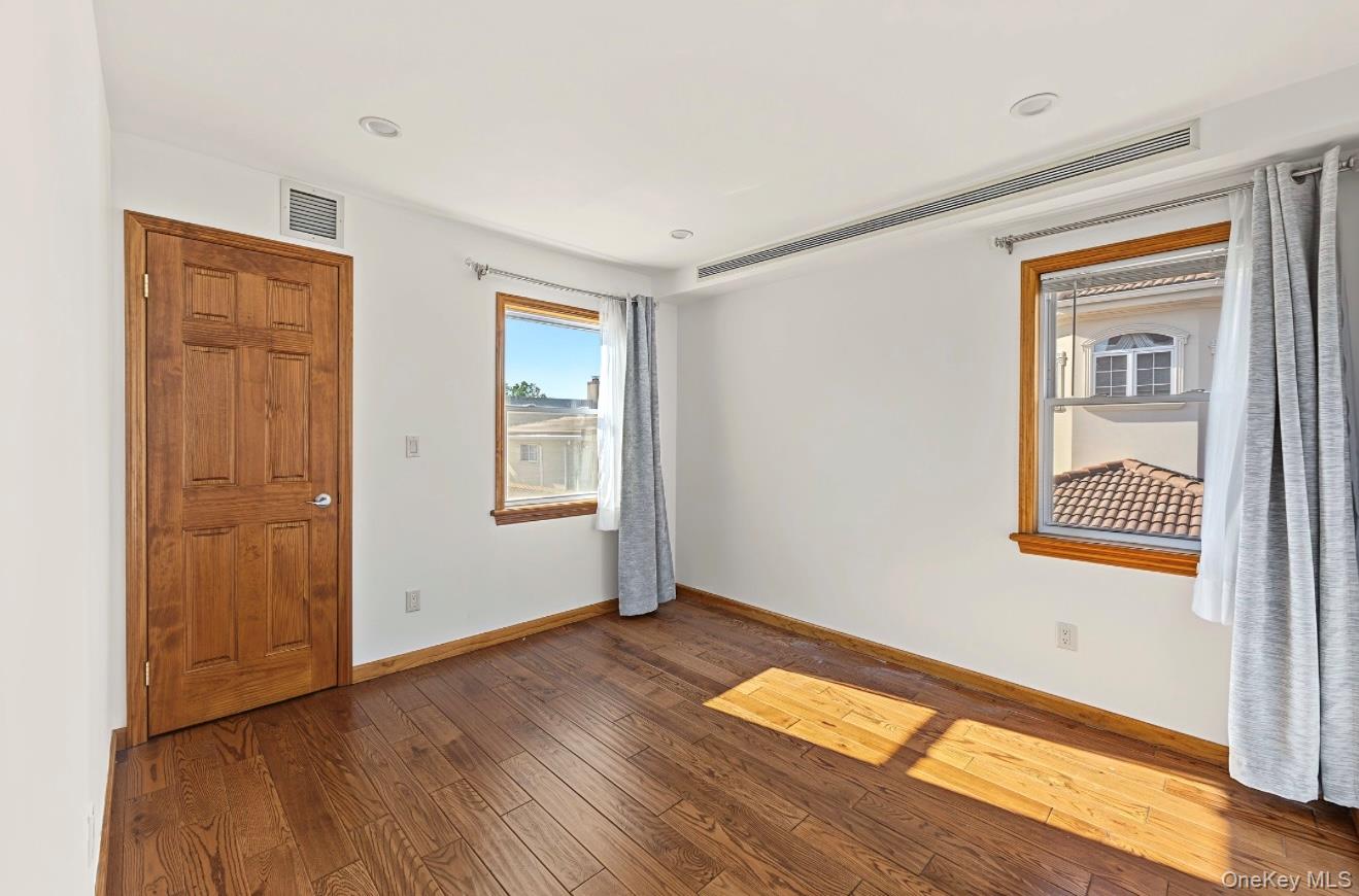 30 North Drive – For Sale photo 21