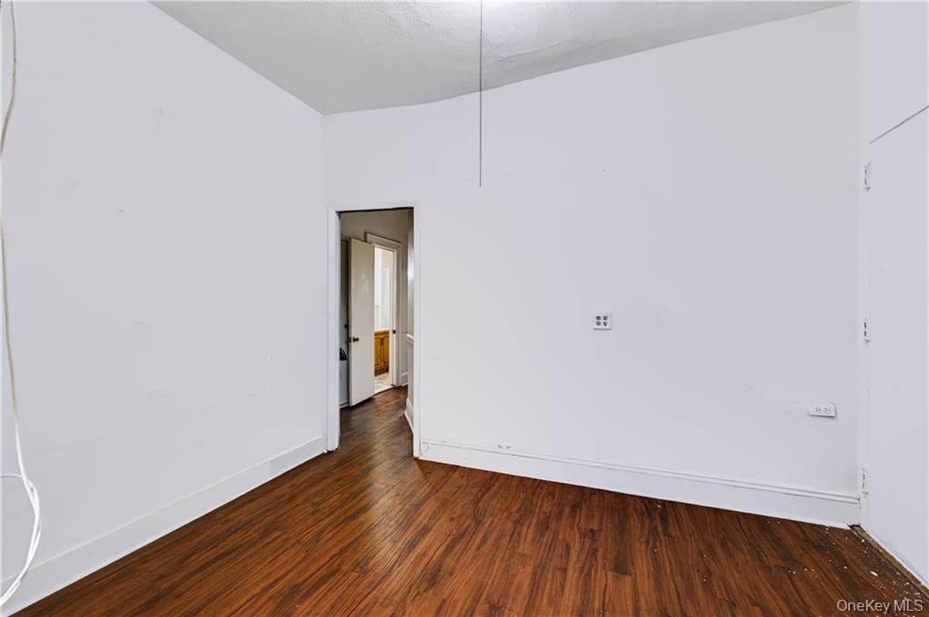 58-34 Catalpa Avenue – For Sale photo 36