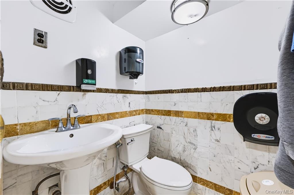 58-34 Catalpa Avenue – For Sale photo 17