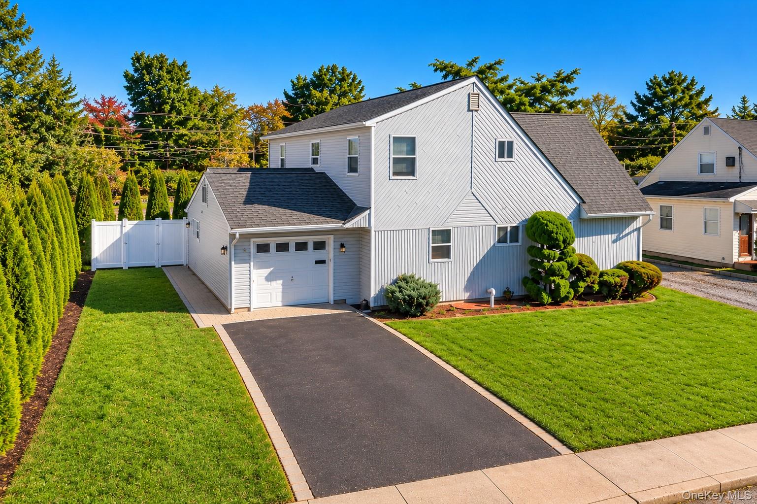148 Kingfisher Road – For Sale