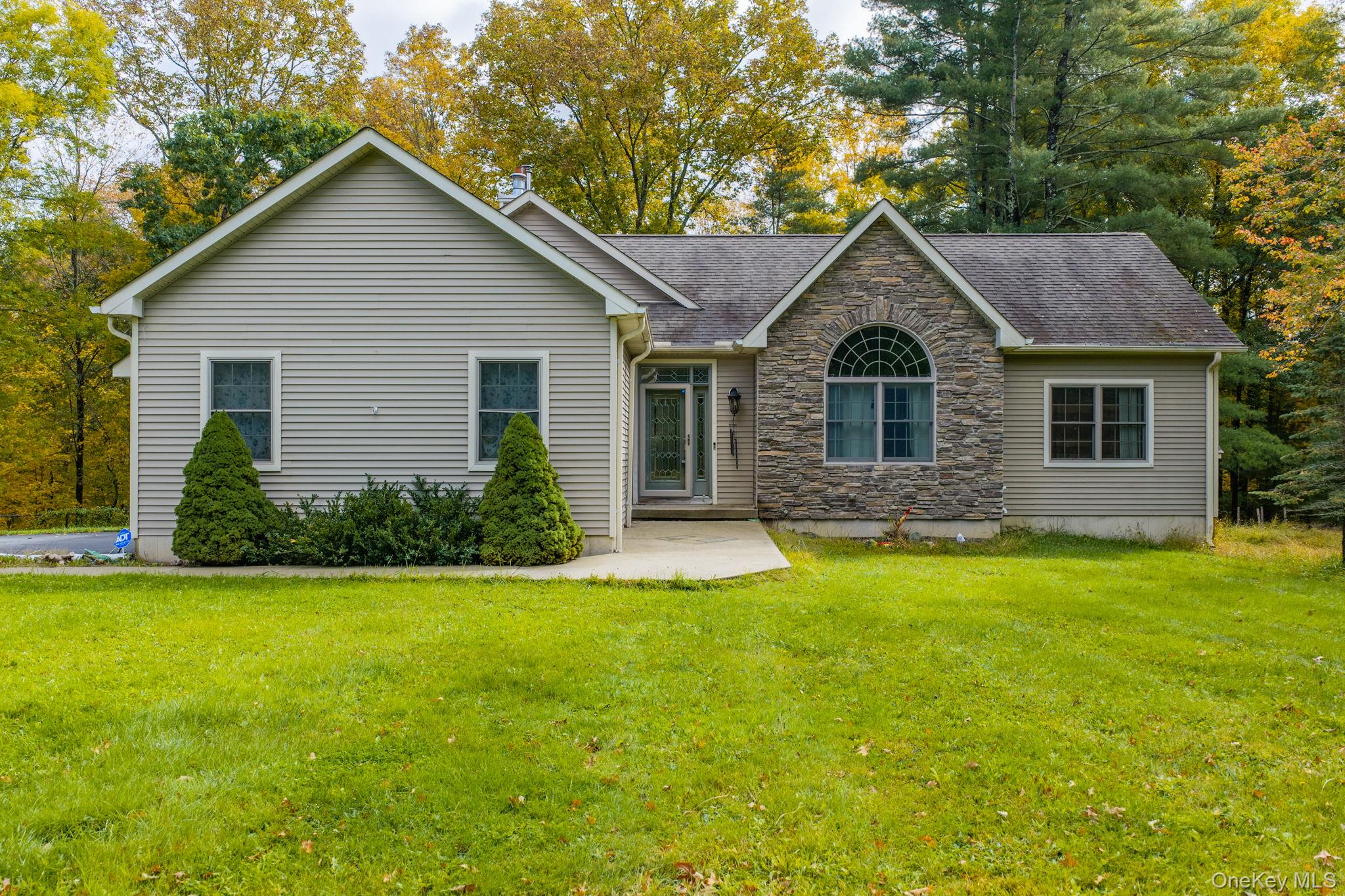 576 Burlingham Road – For Sale photo 3