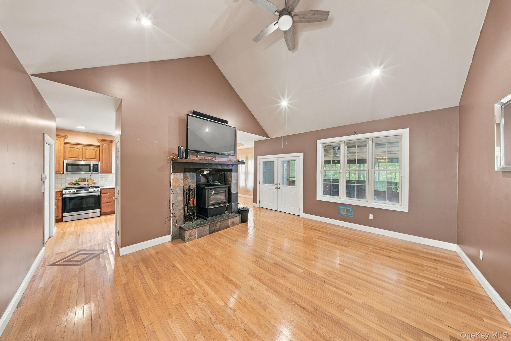 576 Burlingham Road – For Sale photo 8